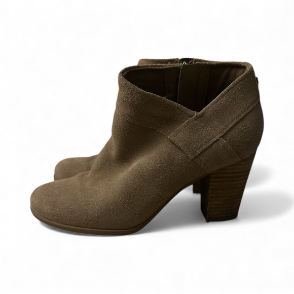 KOOLABURRA by UGG - Tan Booties - Picture 2 of 5